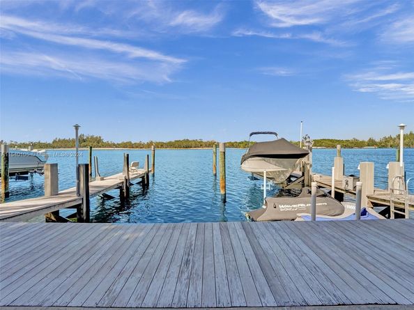 4212 N Ocean Dr, Hollywood FL 33019