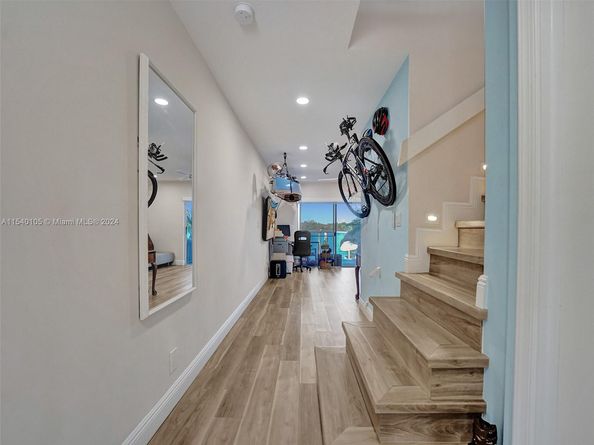 4212 N Ocean Dr, Hollywood FL 33019