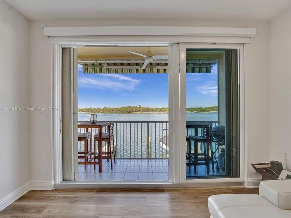 4212 N Ocean Dr, Hollywood FL 33019