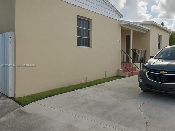 6240 SW 20th Ter, Miami FL 33155