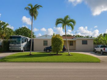 6240 SW 20th Ter