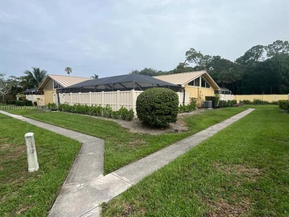 5416 Eagle Lake Dr 4, Palm Beach Gardens FL 33418