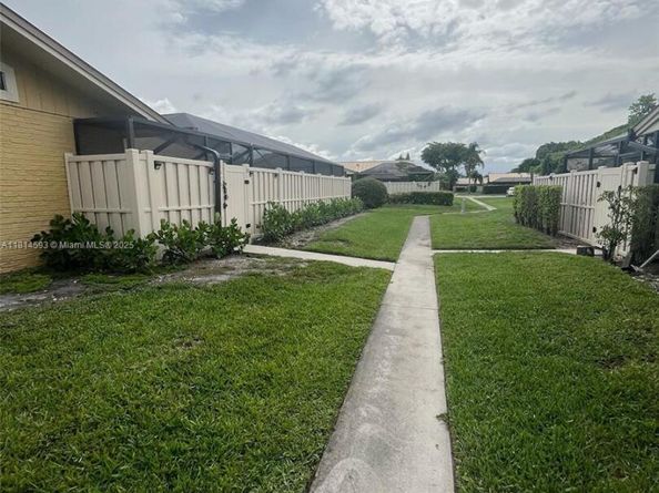 5416 Eagle Lake Dr 4, Palm Beach Gardens FL 33418