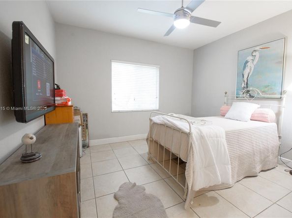 935 NE 13th Ave, Homestead FL 33033