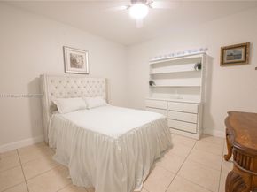 935 NE 13th Ave, Homestead FL 33033