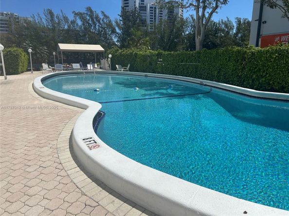 400 Diplomat Pkwy 611, Hallandale Beach FL 33009