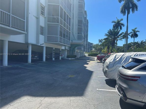 400 Diplomat Pkwy 611, Hallandale Beach FL 33009