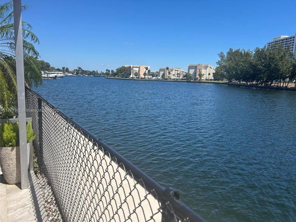 400 Diplomat Pkwy 611, Hallandale Beach FL 33009