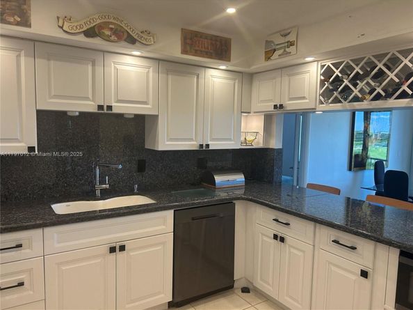 400 Diplomat Pkwy 611, Hallandale Beach FL 33009