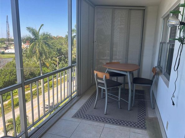 400 Diplomat Pkwy 611, Hallandale Beach FL 33009