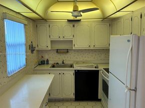 25 Saxony A A, Delray Beach FL 33446