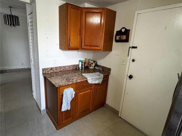 2025 NE 164th St 316, North Miami Beach FL 33162
