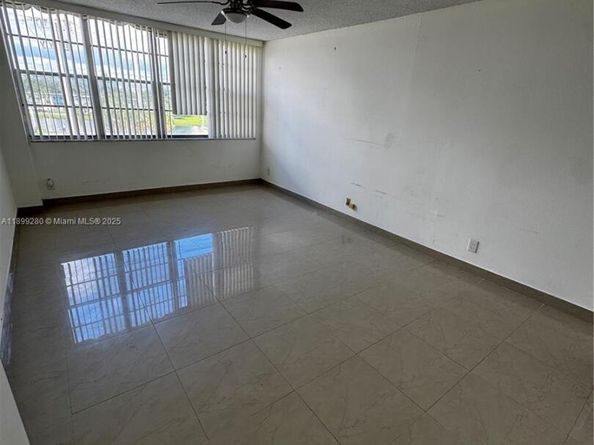 2025 NE 164th St 316, North Miami Beach FL 33162