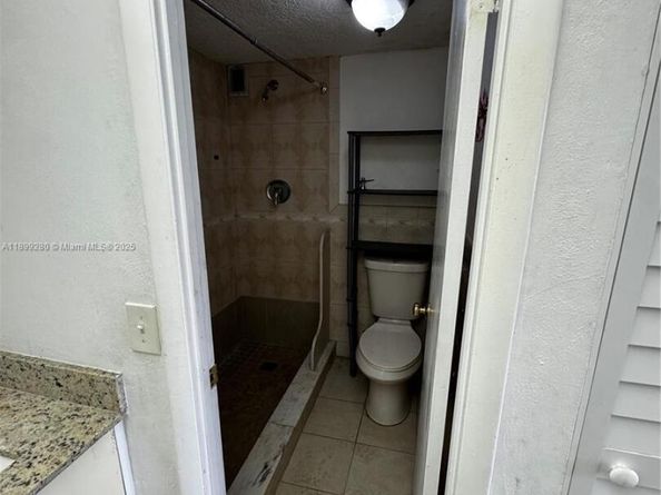 2025 NE 164th St 316, North Miami Beach FL 33162