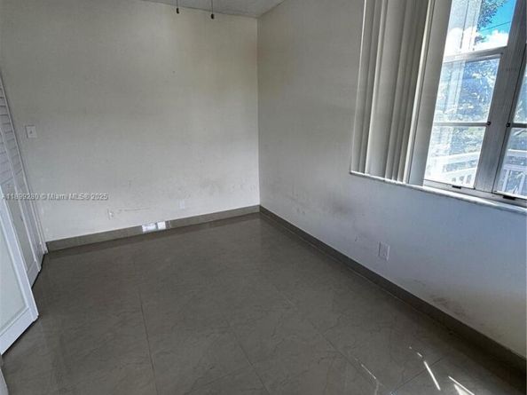 2025 NE 164th St 316, North Miami Beach FL 33162