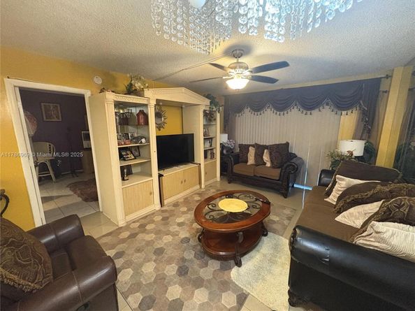 4152 Inverrary Dr 303, Lauderhill FL 33319