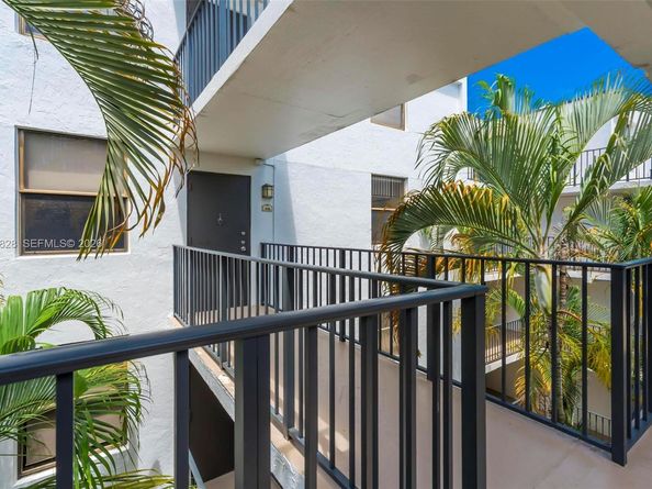 3350 NE 192nd St 4QB, Aventura FL 33180
