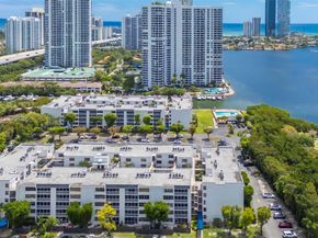 3350 NE 192nd St 4QB, Aventura FL 33180