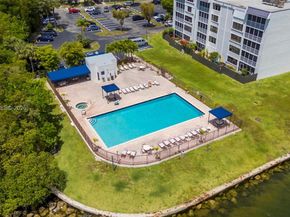 3350 NE 192nd St 4QB, Aventura FL 33180