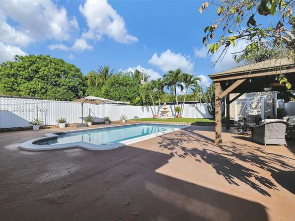 1645 NW 120th St, North Miami FL 33167