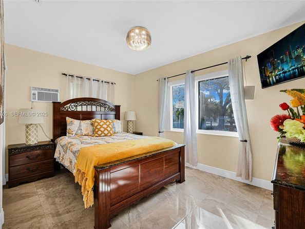 1645 NW 120th St, North Miami FL 33167