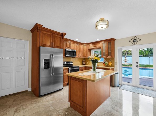 1645 NW 120th St, North Miami FL 33167