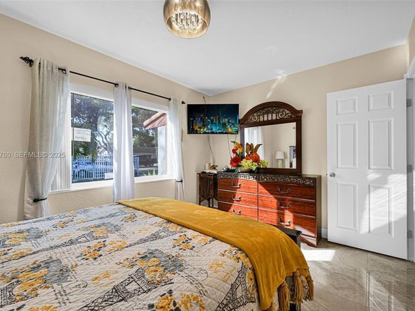 1645 NW 120th St, North Miami FL 33167