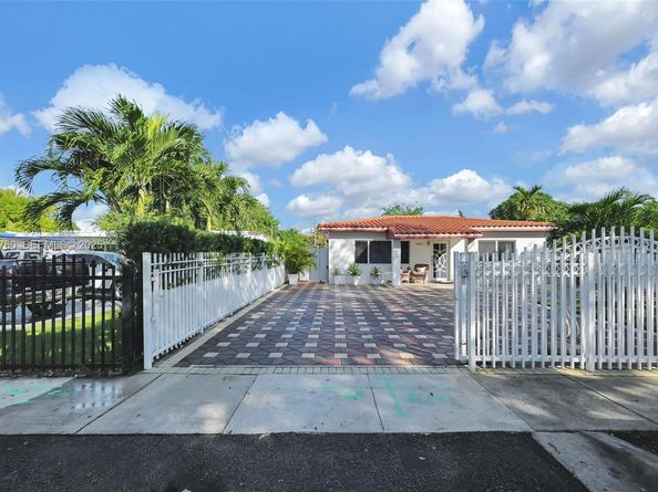 1645 NW 120th St, North Miami FL 33167