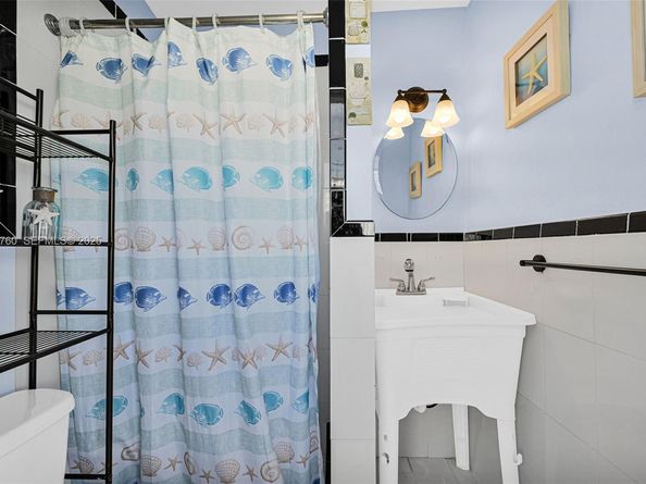 1645 NW 120th St, North Miami FL 33167