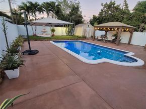 1645 NW 120th St, North Miami FL 33167