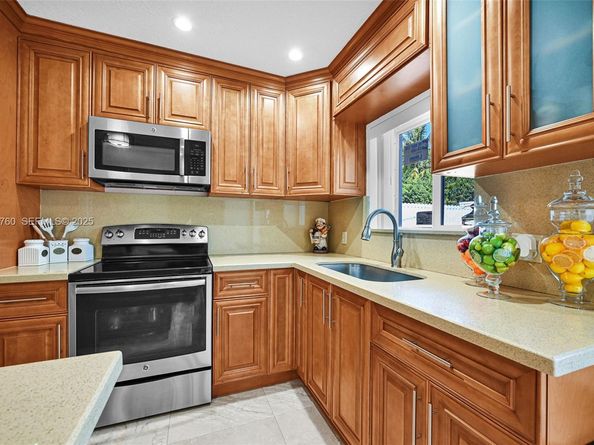 1645 NW 120th St, North Miami FL 33167