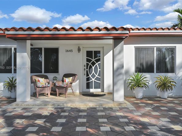 1645 NW 120th St, North Miami FL 33167