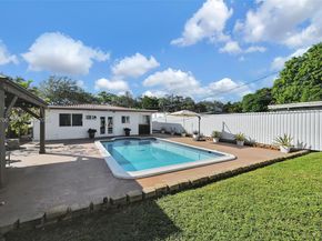 1645 NW 120th St, North Miami FL 33167