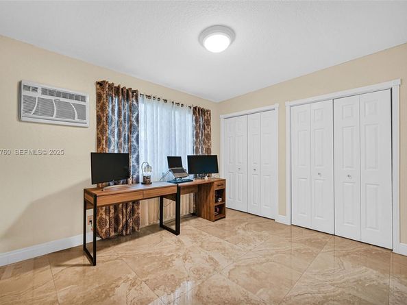 1645 NW 120th St, North Miami FL 33167