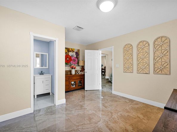 1645 NW 120th St, North Miami FL 33167