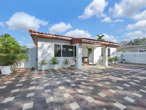 1645 NW 120th St, North Miami FL 33167