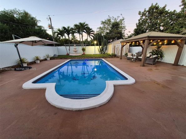 1645 NW 120th St, North Miami FL 33167