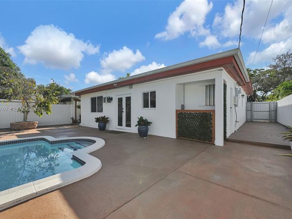 1645 NW 120th St, North Miami FL 33167