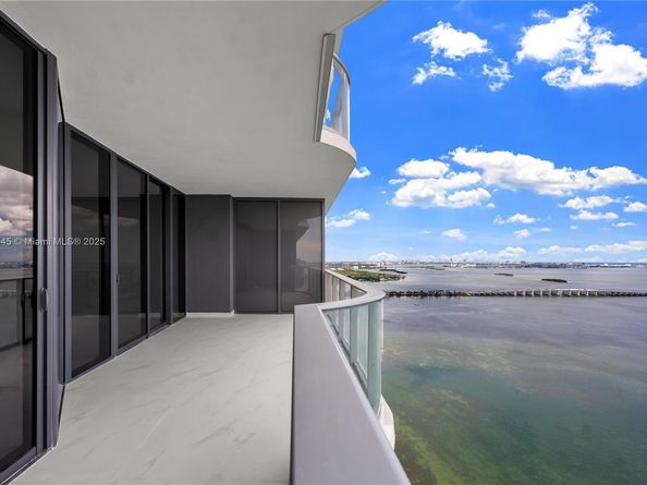 700 NE 24TH St 4102, Miami FL 33137