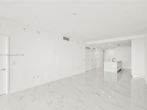 700 NE 24TH St 4102, Miami FL 33137