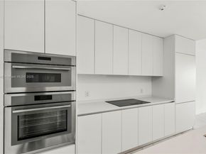 700 NE 24TH St 4102, Miami FL 33137