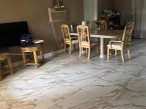 2410 NE 2nd Ter, Pompano Beach FL 33064
