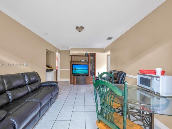 2370 NW 34th Ter, Lauderdale Lakes FL 33311