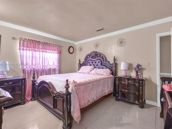 2370 NW 34th Ter, Lauderdale Lakes FL 33311