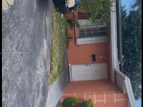 2370 NW 34th Ter, Lauderdale Lakes FL 33311