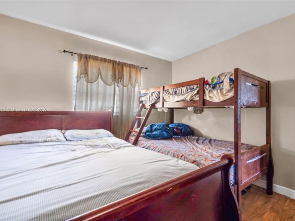 2370 NW 34th Ter, Lauderdale Lakes FL 33311