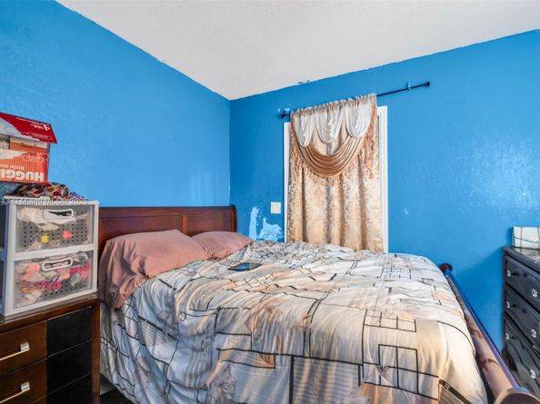 2370 NW 34th Ter, Lauderdale Lakes FL 33311