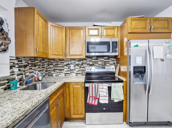 6600 Cypress Rd 410, Plantation FL 33317