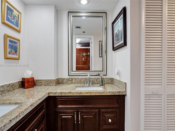 3520 Oaks Way 308, Pompano Beach FL 33069