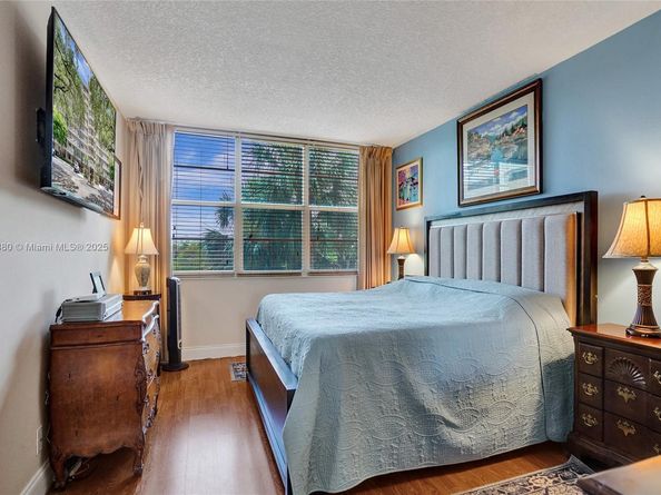 3520 Oaks Way 308, Pompano Beach FL 33069